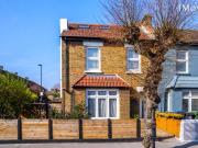 4 Bedroom End Of Terrace House