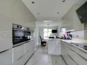 4 Bedroom End Of Terrace House