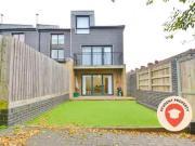 4 bedroom end of terrace house for rent in Durnford...
