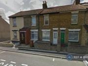 4 bedroom end of terrace house for rent in Grange Road...