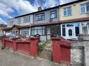 4 bedroom end of terrace house for rent in Hampton Road,...