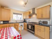4 bedroom end of terrace house for rent in Milton Close,...