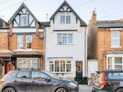 4 bedroom end of terrace house for rent in Victoria...