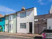 4 bedroom end of terrace house for rent in Washington...