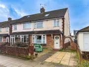 4 bedroom end of terrace house for sale