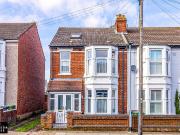 4 bedroom end of terrace house for sale