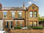 4 bedroom end of terrace house for sale