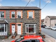 4 bedroom end of terrace house for sale