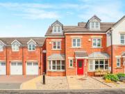 4 bedroom end of terrace house for sale