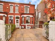 4 bedroom end of terrace house for sale