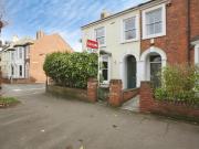 4 bedroom end of terrace house for sale