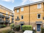 4 bedroom end of terrace house for sale