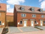 4 bedroom end of terrace house for sale