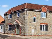 4 bedroom end of terrace house for sale