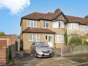 4 bedroom end of terrace house for sale