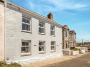 4 bedroom end of terrace house for sale