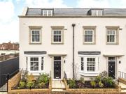 4 bedroom end of terrace house for sale