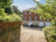 4 bedroom end of terrace house for sale