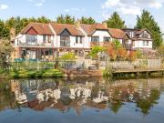 4 bedroom end of terrace house for sale