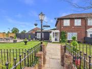4 bedroom end of terrace house for sale