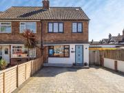 4 bedroom end of terrace house for sale