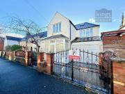 4 bedroom end of terrace house for sale