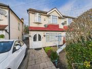 4 bedroom end of terrace house for sale
