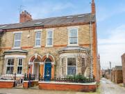 4 bedroom end of terrace house for sale