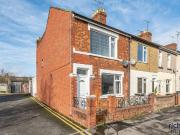 4 bedroom end of terrace house for sale