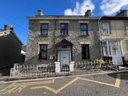 4 bedroom end of terrace house for sale