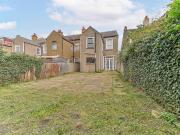 4 bedroom end of terrace house for sale