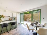 4 bedroom end of terrace house for sale