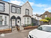 4 bedroom end of terrace house for sale