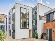 4 bedroom end of terrace house for sale