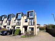 4 bedroom end of terrace house for sale