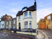 4 bedroom end of terrace house for sale