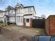 4 bedroom end of terrace house for sale