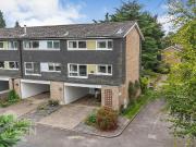 4 bedroom end of terrace house for sale in Beechbank,...