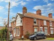 4 bedroom end of terrace house for sale in London Road...