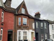 4 Bedroom End Of Terrace House For Sale In Luton,...