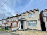 4 Bedroom End Of Terrace House For Sale In Luton,...