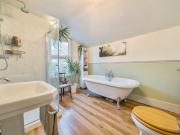 4 bedroom end of terrace house for sale in Oxford Road,...
