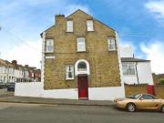 4 Bedroom End Of Terrace House For Sale In Rochester, Kent