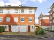 4 bedroom end of terrace house for sale in Rollesbrook...