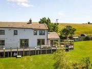 4 bedroom end of terrace house for sale in Slaithwaite...