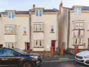 4 bedroom end of terrace house for sale in Station Road,...