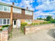 4 bedroom end of terrace house for sale in Toddington...