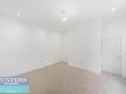 4 bedroom end of terrace house for sale in Undercliffe...