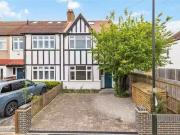 4 bedroom end of terrace house for sale in West...