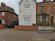 4 bedroom end of terrace house to rent